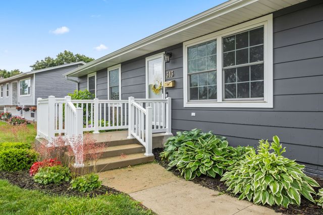 313 Thunderbird Drive, Marshalltown, IA 50158