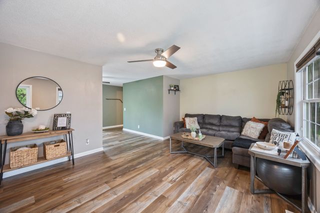 313 Thunderbird Drive, Marshalltown, IA 50158