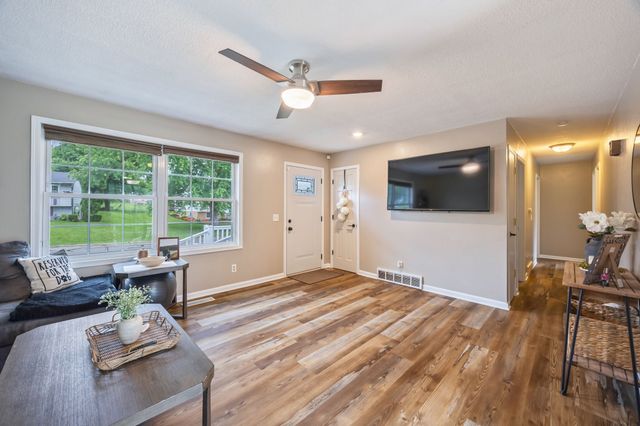 313 Thunderbird Drive, Marshalltown, IA 50158
