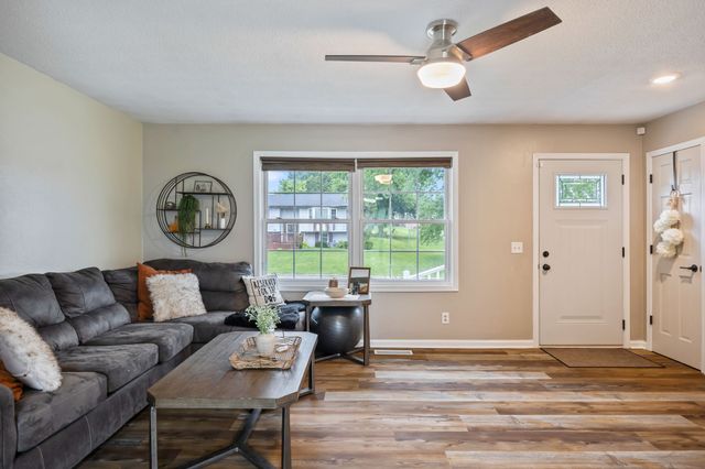 313 Thunderbird Drive, Marshalltown, IA 50158