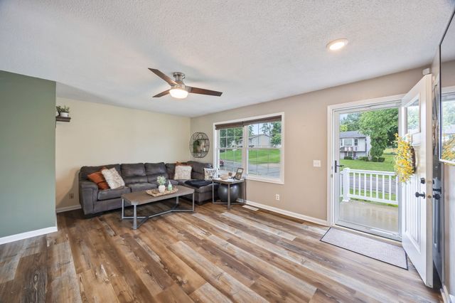 313 Thunderbird Drive, Marshalltown, IA 50158