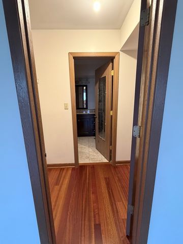 1817 Altoona Court, Schaumburg, IL 60194