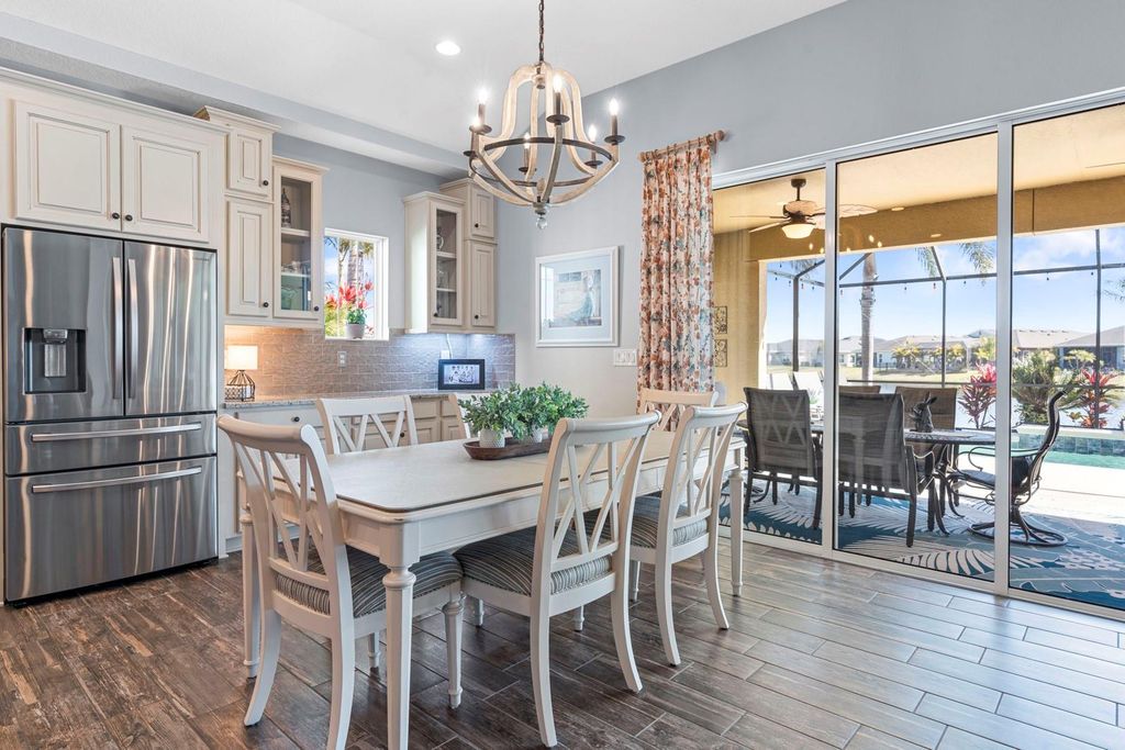 Image 16 of property listing at 7328 PARADISO DRIVE, Apollo Beach, FL 33572