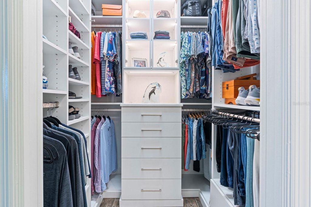 Image 24 of property listing at 7328 PARADISO DRIVE, Apollo Beach, FL 33572