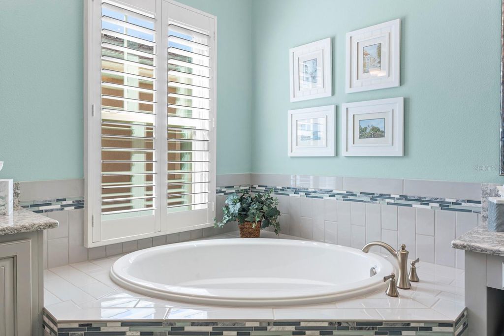 Image 27 of property listing at 7328 PARADISO DRIVE, Apollo Beach, FL 33572