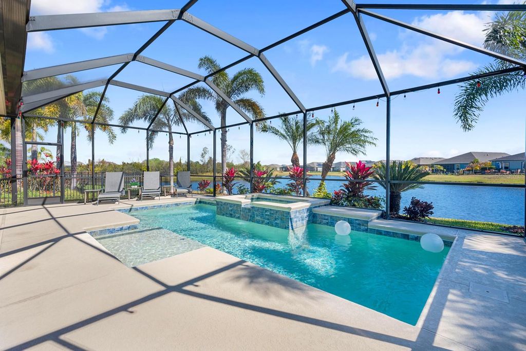 Image 4 of property listing at 7328 PARADISO DRIVE, Apollo Beach, FL 33572