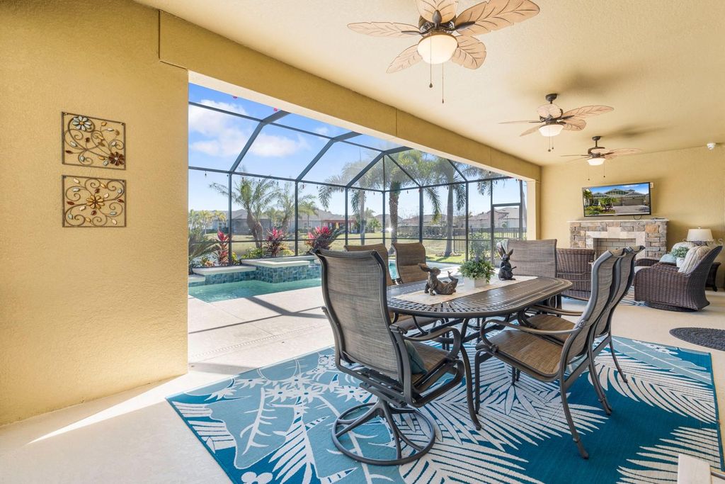 Image 45 of property listing at 7328 PARADISO DRIVE, Apollo Beach, FL 33572