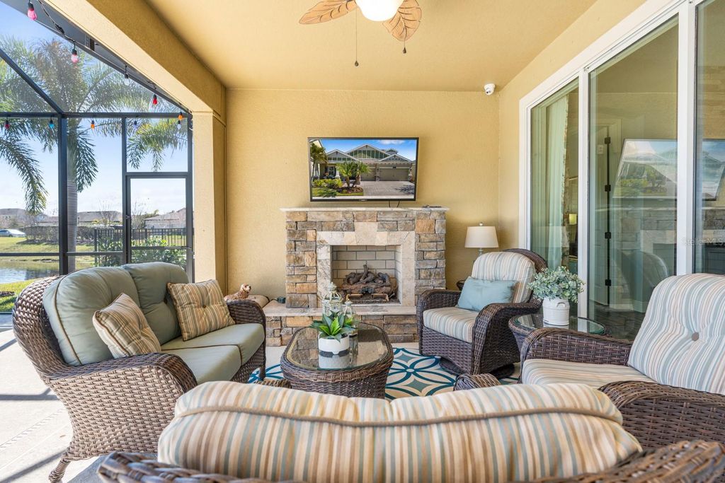 Image 47 of property listing at 7328 PARADISO DRIVE, Apollo Beach, FL 33572