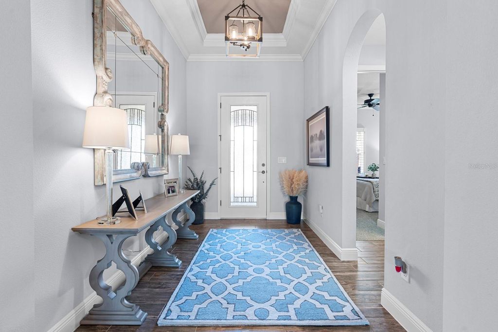 Image 7 of property listing at 7328 PARADISO DRIVE, Apollo Beach, FL 33572