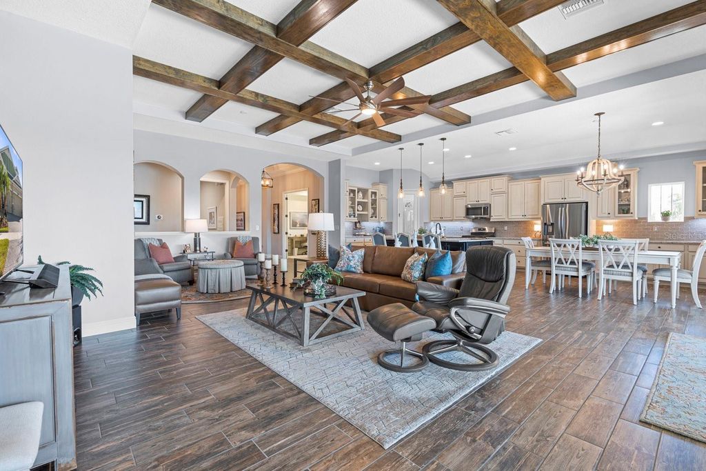 Image 8 of property listing at 7328 PARADISO DRIVE, Apollo Beach, FL 33572