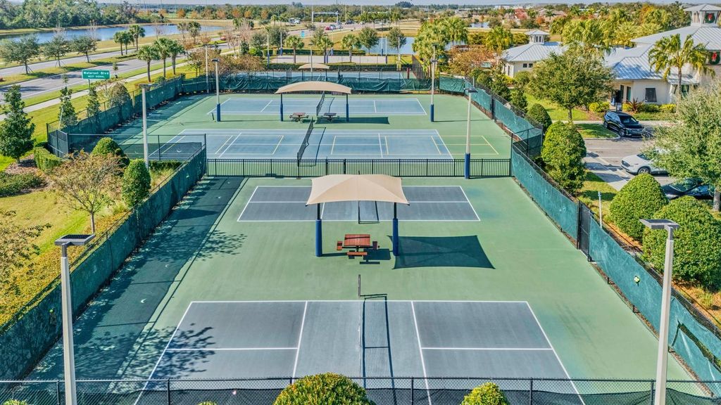 Image 72 of property listing at 7328 PARADISO DRIVE, Apollo Beach, FL 33572