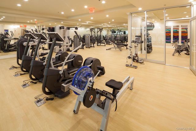 6000 Royal Court 6204, North Hills, NY 11040