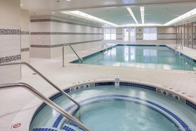 6000 Royal Court 6204, North Hills, NY 11040