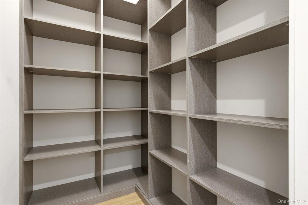 6000 Royal Court 6204, North Hills, NY 11040 — photo 5
