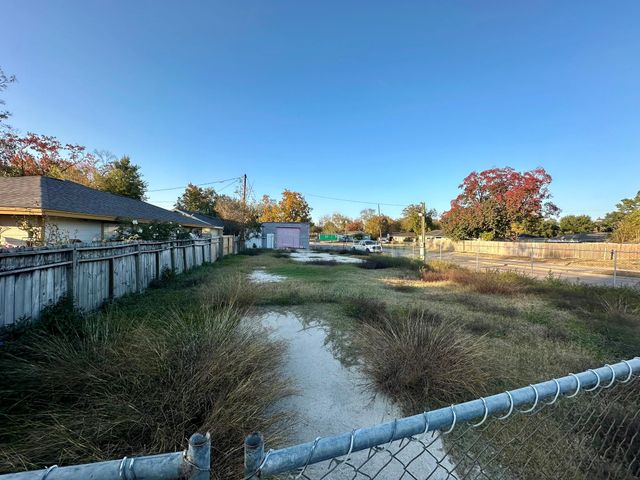 5739 Sweetbriar Street, Houston, TX 77017