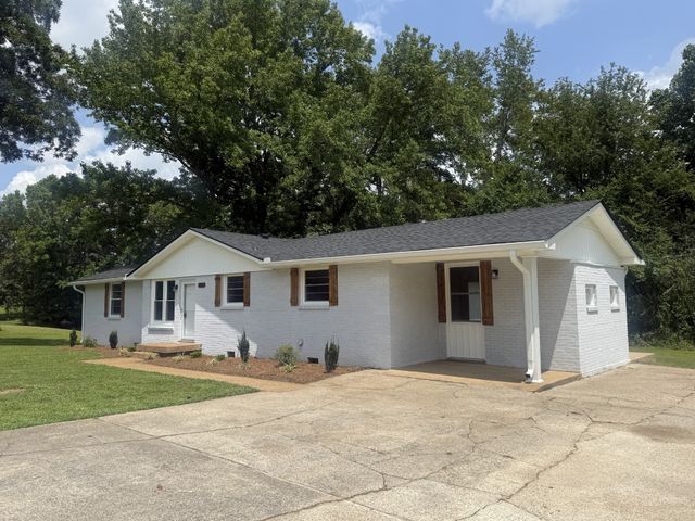 2825 Lylewood Rd, Woodlawn, TN 37191