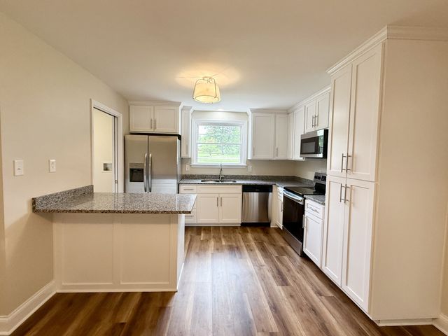2825 Lylewood Rd, Woodlawn, TN 37191