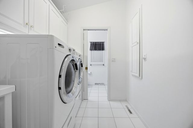 1059 Sommerset Place, West Fargo, ND 58078