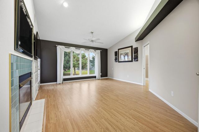 1059 Sommerset Place, West Fargo, ND 58078