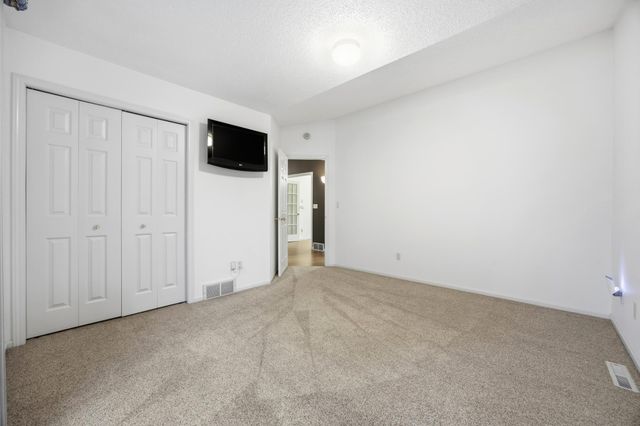 1059 Sommerset Place, West Fargo, ND 58078