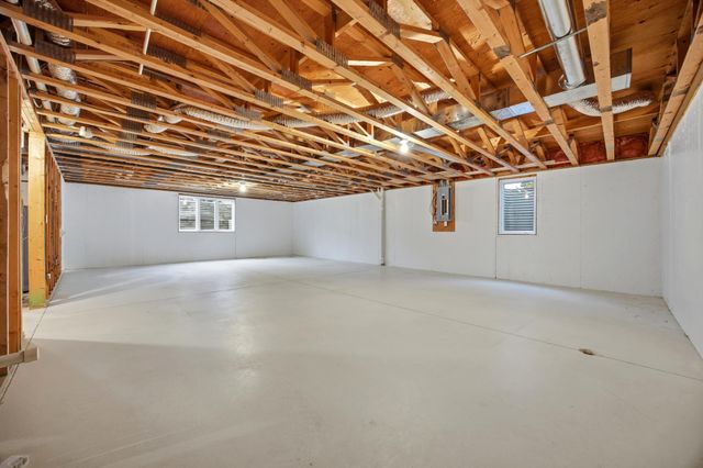 1059 Sommerset Place, West Fargo, ND 58078