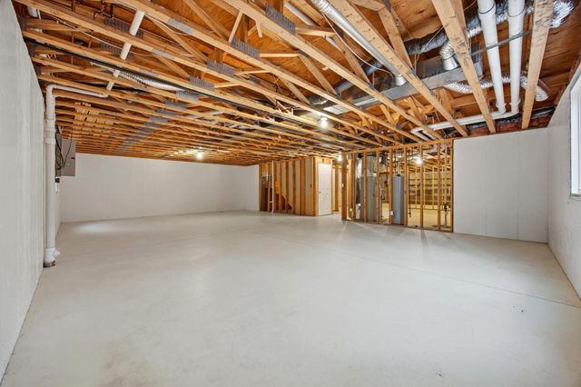 1059 Sommerset Place, West Fargo, ND 58078