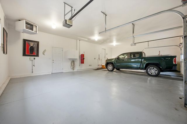 1059 Sommerset Place, West Fargo, ND 58078