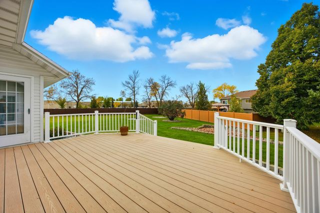 1059 Sommerset Place, West Fargo, ND 58078