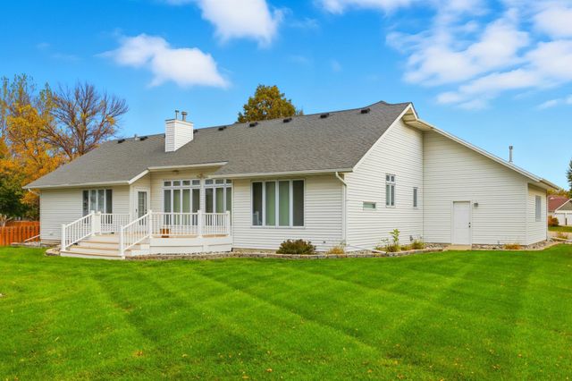 1059 Sommerset Place, West Fargo, ND 58078