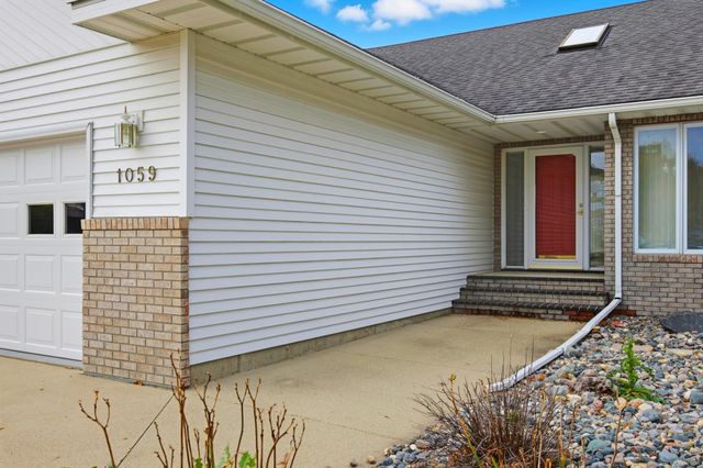 1059 Sommerset Place, West Fargo, ND 58078