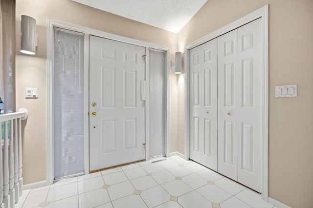 1059 Sommerset Place, West Fargo, ND 58078