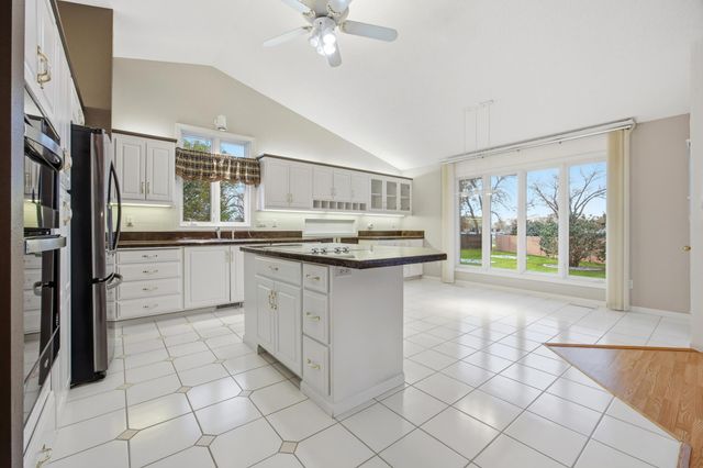 1059 Sommerset Place, West Fargo, ND 58078