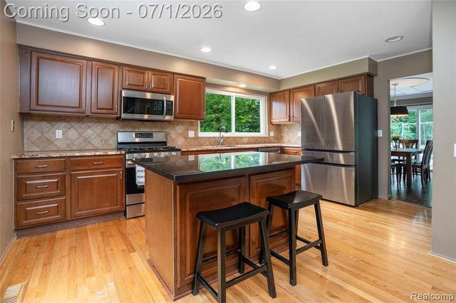 5441 Langlewood Drive, West Bloomfield, MI 48322