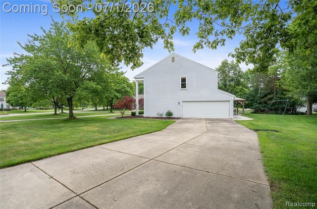 5441 Langlewood Drive, West Bloomfield, MI 48322