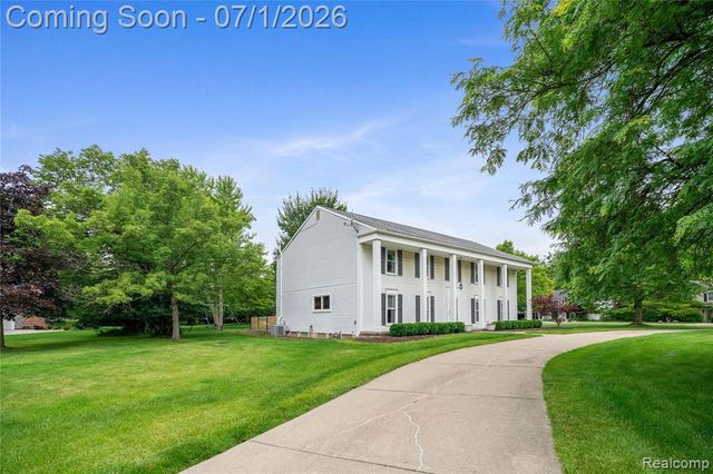 5441 Langlewood Drive, West Bloomfield, MI 48322