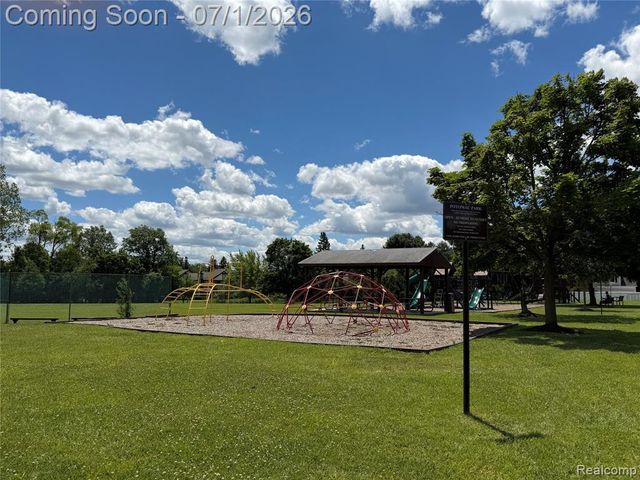 5441 Langlewood Drive, West Bloomfield, MI 48322