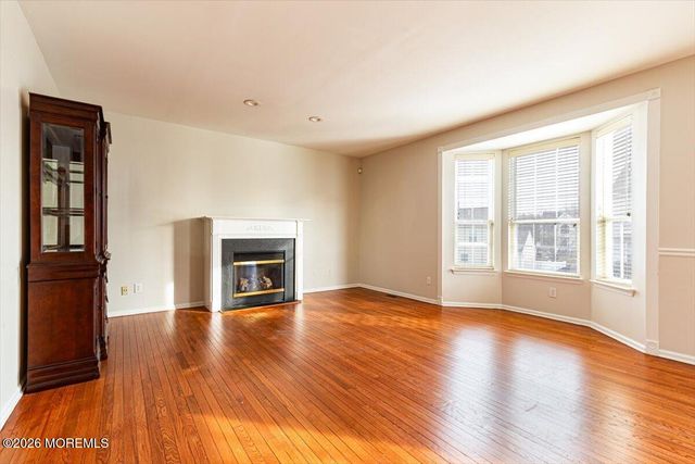 10 Hemingway Lane, Columbus, NJ 08022