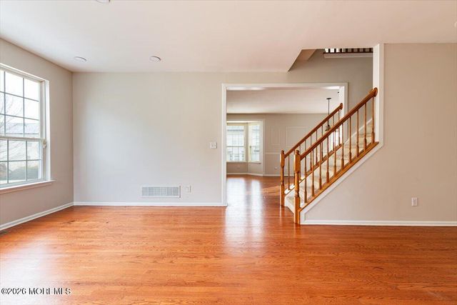 10 Hemingway Lane, Columbus, NJ 08022