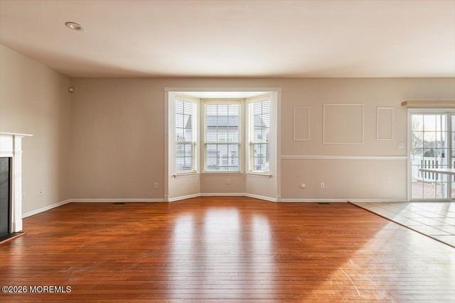 10 Hemingway Lane, Columbus, NJ 08022