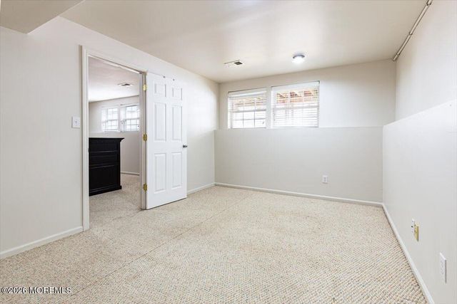 10 Hemingway Lane, Columbus, NJ 08022