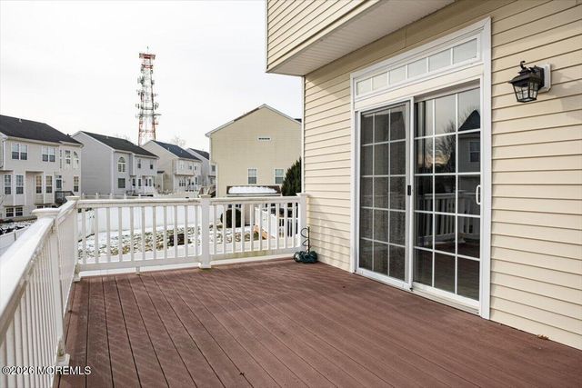 10 Hemingway Lane, Columbus, NJ 08022