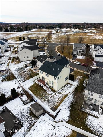 10 Hemingway Lane, Columbus, NJ 08022