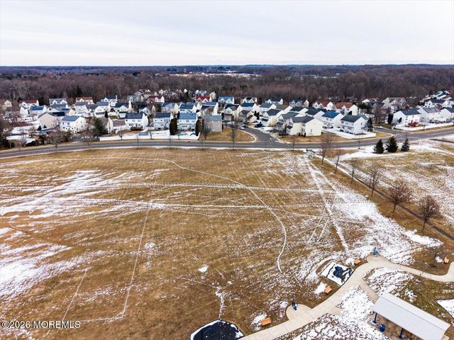 10 Hemingway Lane, Columbus, NJ 08022