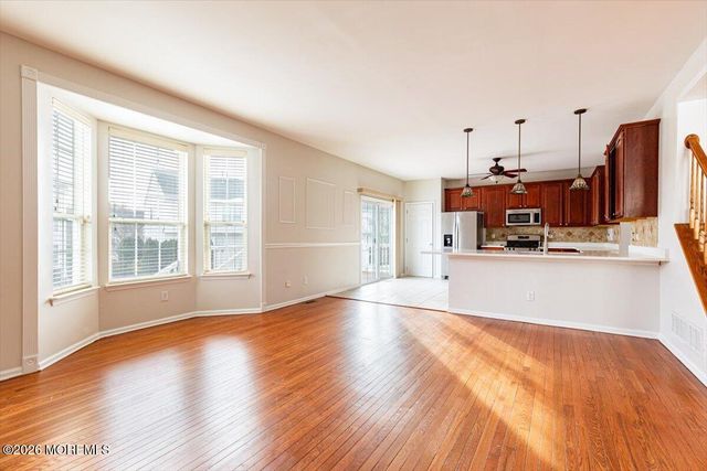 10 Hemingway Lane, Columbus, NJ 08022