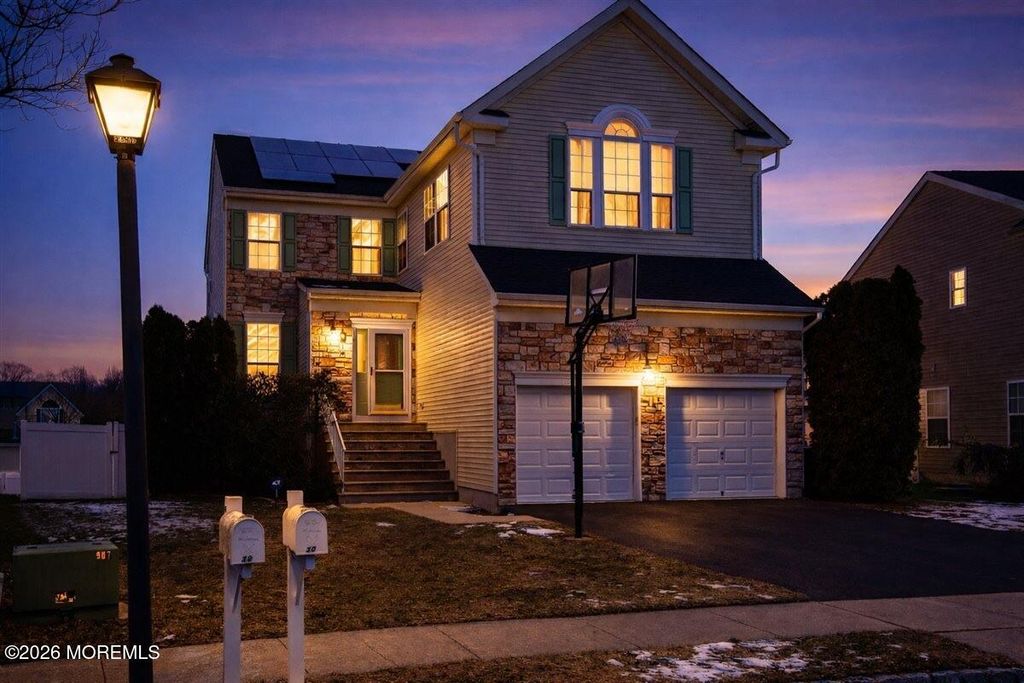 10 Hemingway Lane, Columbus, NJ 08022