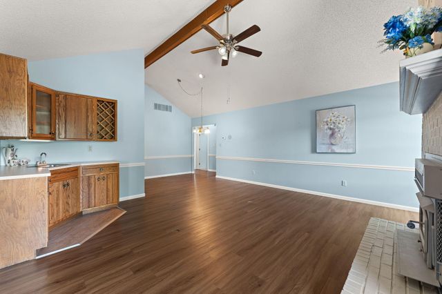 827 Kenmare Pkwy, Crown Point, IN 46307
