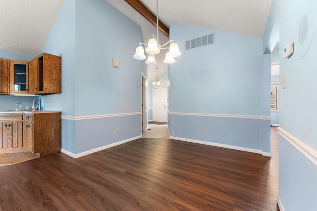 827 Kenmare Pkwy, Crown Point, IN 46307