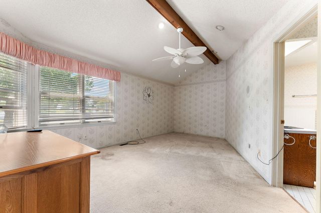 827 Kenmare Pkwy, Crown Point, IN 46307