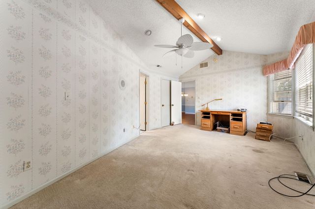 827 Kenmare Pkwy, Crown Point, IN 46307