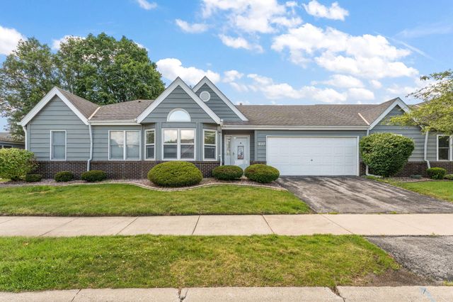 827 Kenmare Pkwy, Crown Point, IN 46307